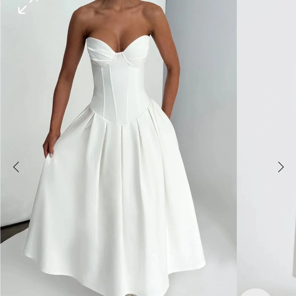 Babyboo Elegant White Strapless Dress, perfect for bridal events - Picture 4 of 9